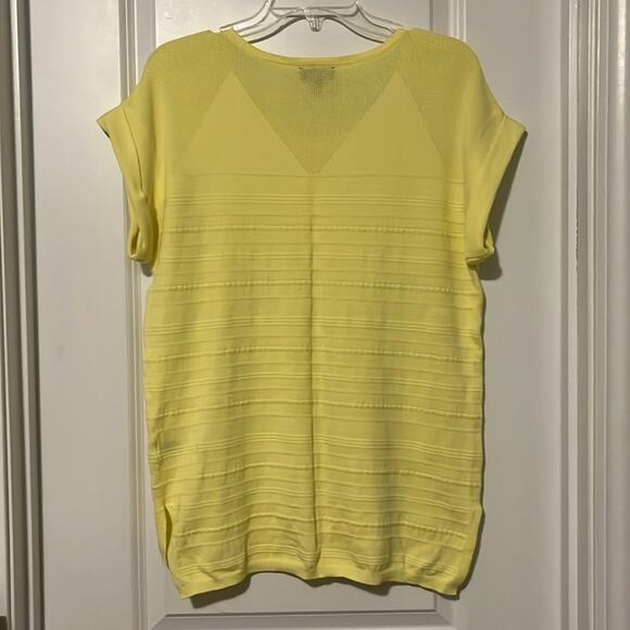 ⚡️ 3 for $20 ⚡️ The Limited Cap Sleeve Yellow Sweater - Picture 7 of 10